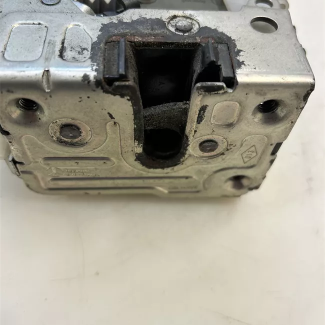 Serratura porta posteriore sinistra