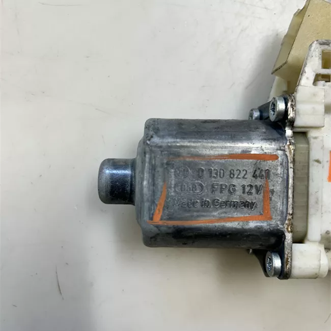 Motorino alzacristallo porta anteriore sinistro