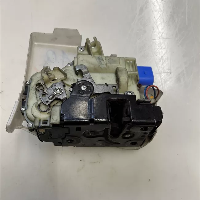 Serratura porta anteriore sinistra