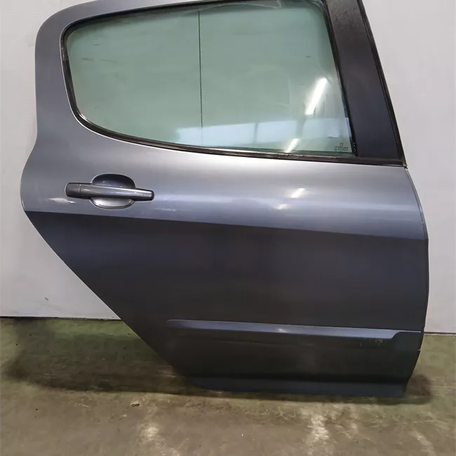 Porta posteriore destra