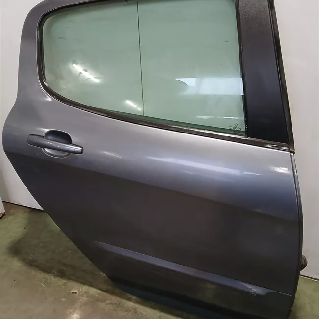 Porta posteriore destra