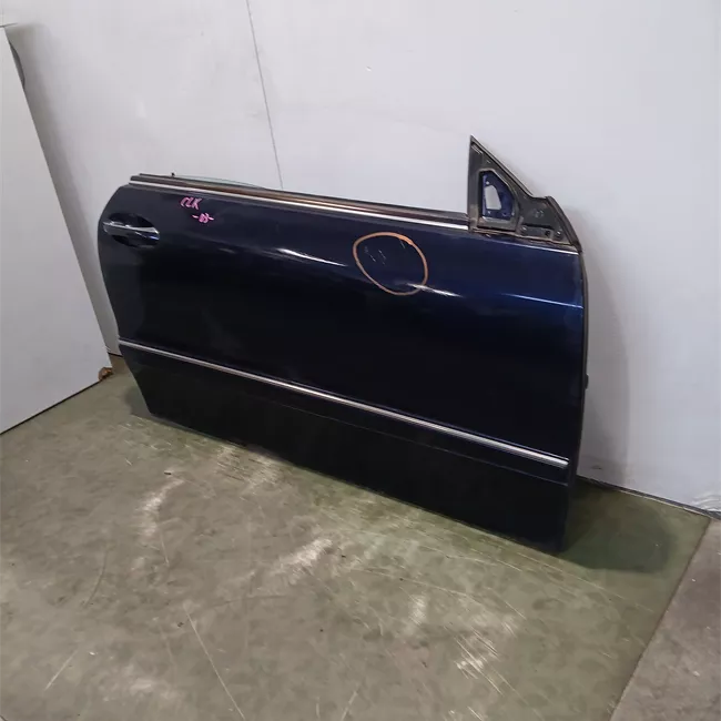 Porta anteriore destra