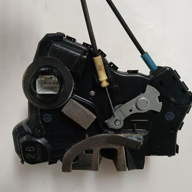 Serratura porta anteriore sinistra