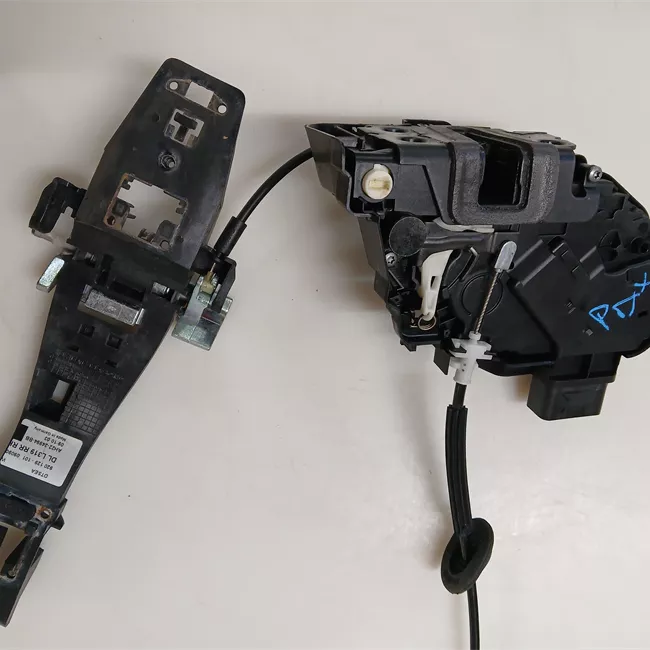 Serratura porta posteriore destra