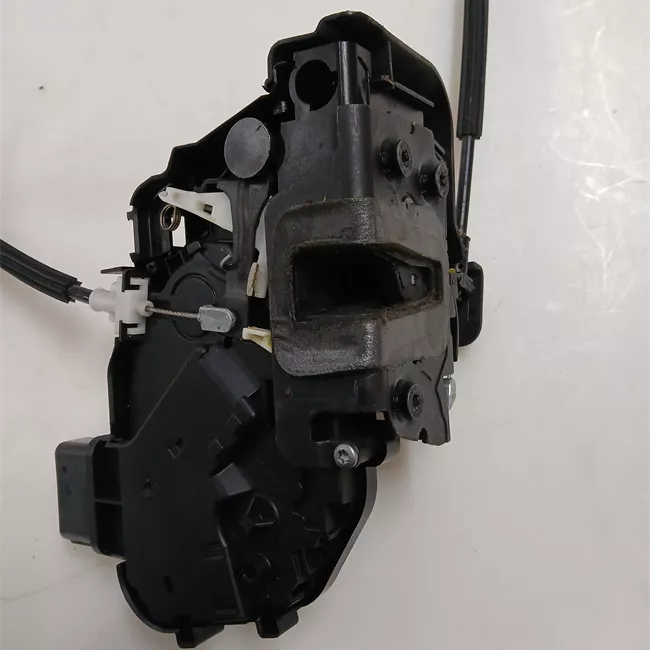 Serratura porta anteriore destra