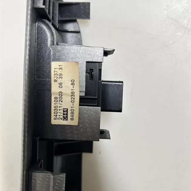 Interruttore alzacristalli porta anteriore