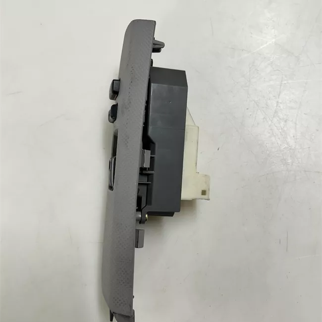 Interruttore alzacristalli porta anteriore