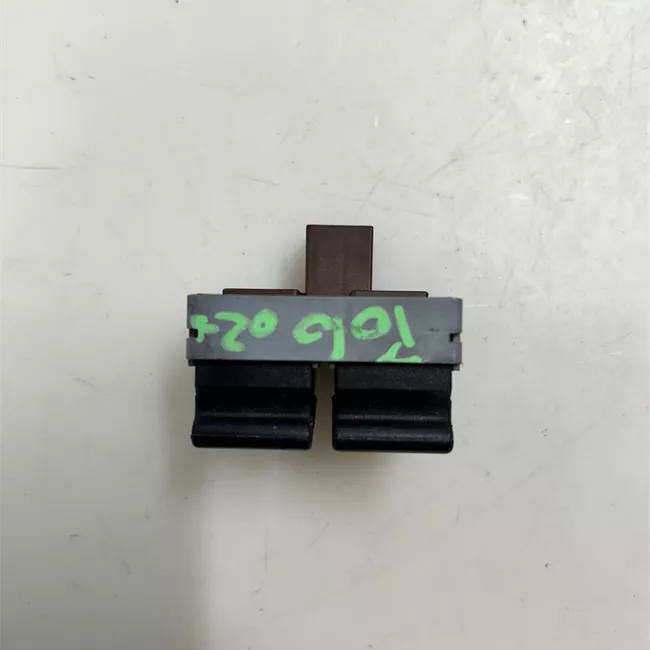 Interruttore alzacristalli porta anteriore sinistro