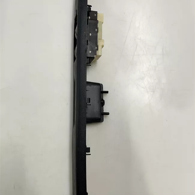 Interruttore alzacristalli porta anteriore