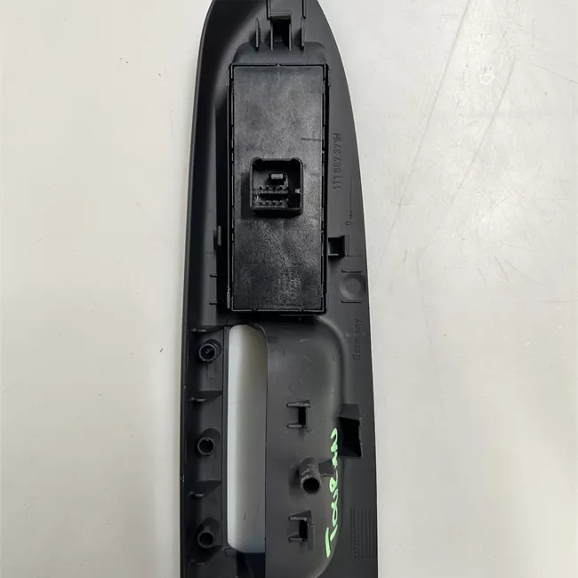 Interruttore alzacristalli porta anteriore