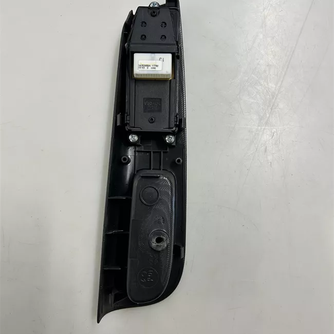 Interruttore alzacristalli porta anteriore