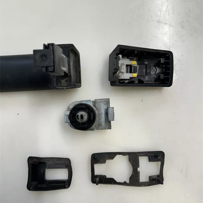 Maniglia porta anteriore sinistra nera