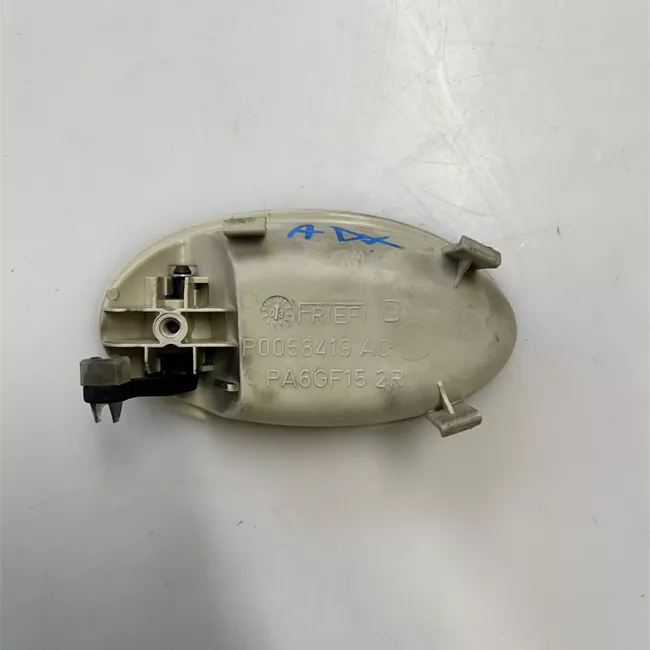 Maniglia interna apertura porta anteriore destra