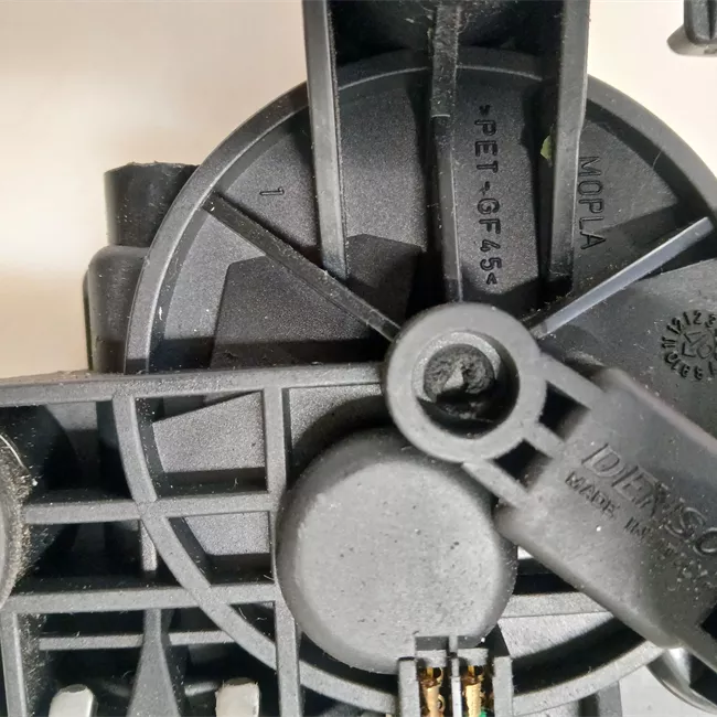 Motorino tergilunotto rotazionale ione