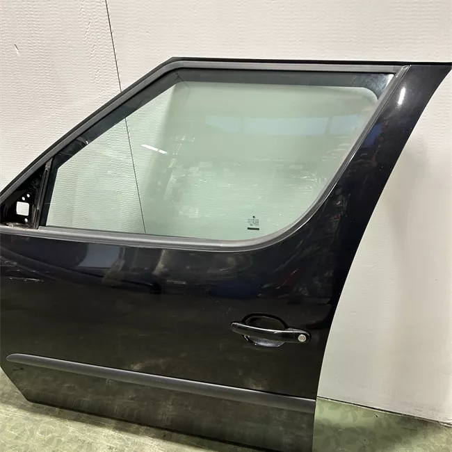 Porta anteriore destra