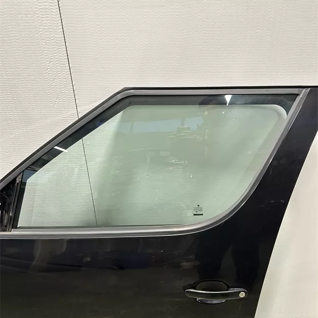 Porta anteriore destra