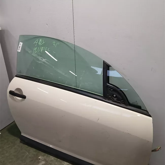 Porta anteriore destra