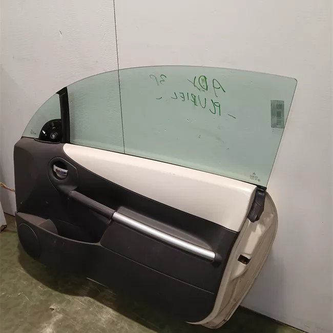 Porta anteriore destra