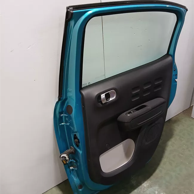 Porta posteriore destra