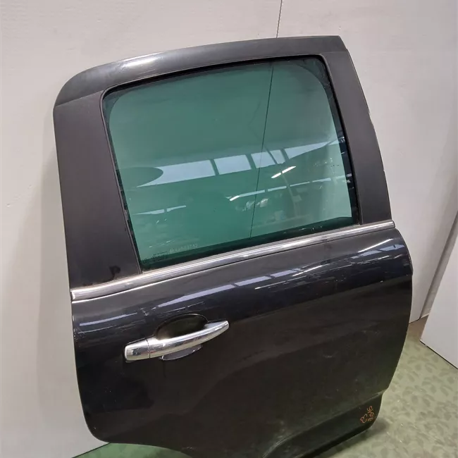 Porta posteriore destra