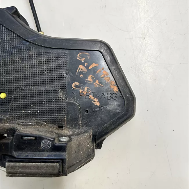 Serratura porta posteriore sinistra