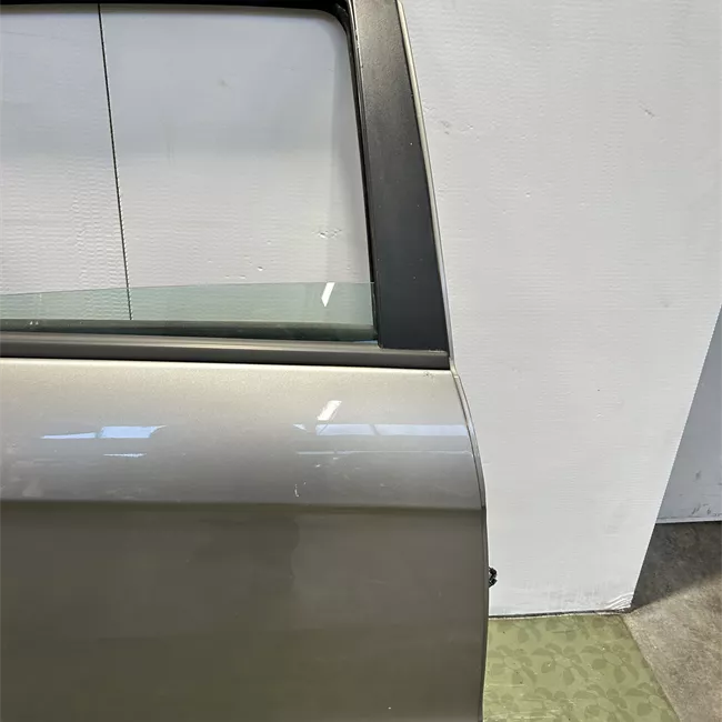 Porta posteriore destra