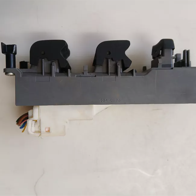 Interruttore alzacristalli porta anteriore