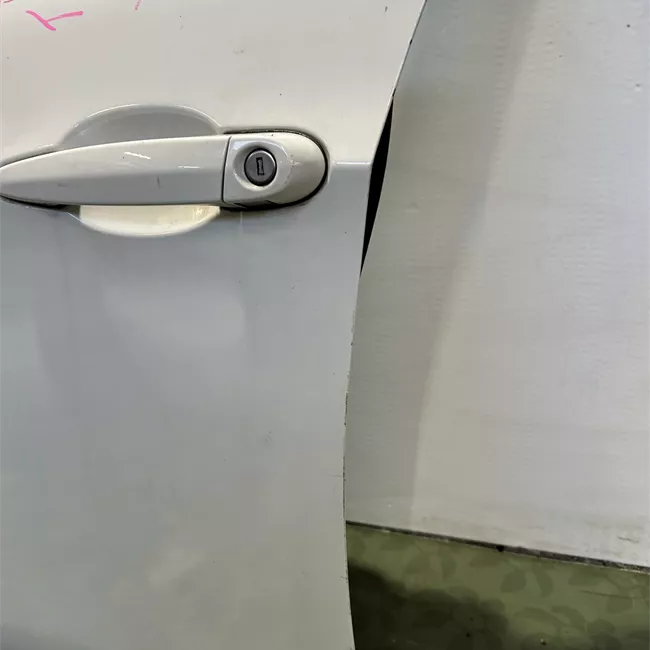 Porta anteriore sinistra