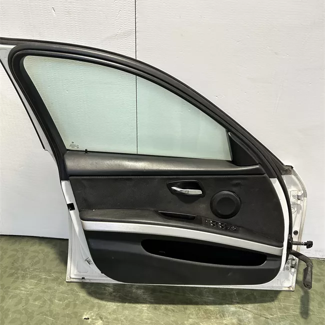 Porta anteriore sinistra