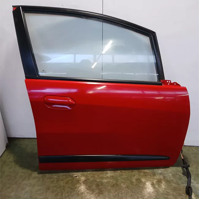 Porta anteriore destra