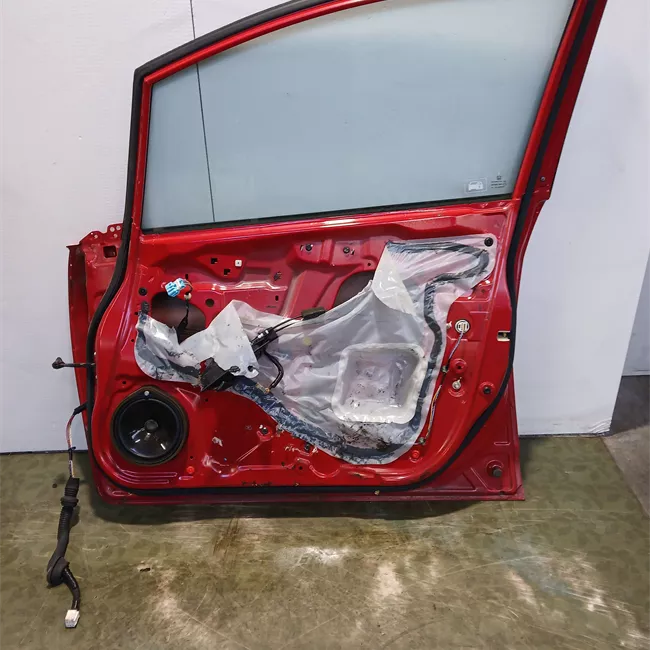 Porta anteriore destra