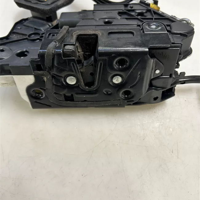 Serratura porta anteriore destra