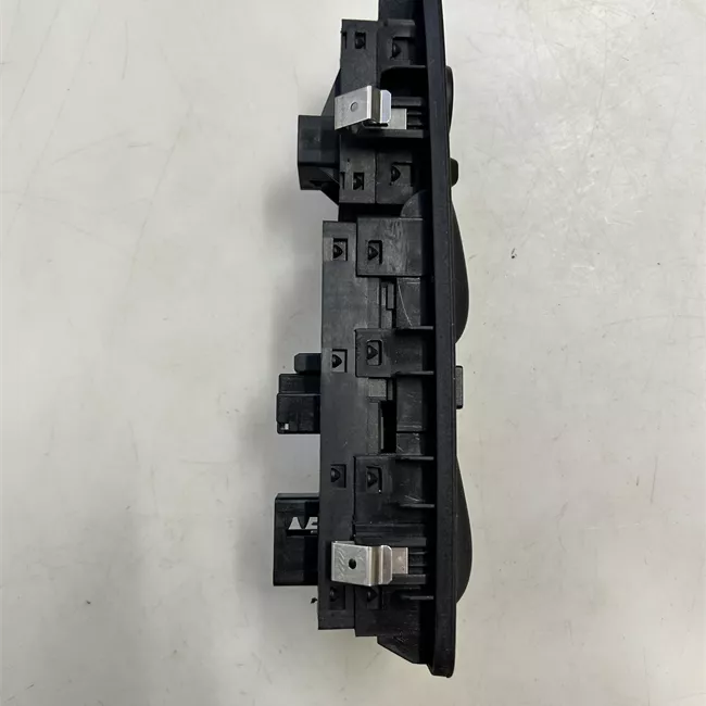 Blocco comandi alzacristalli e retrovisori esterno