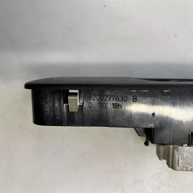 Interruttore alzacristalli porta anteriore sinistro