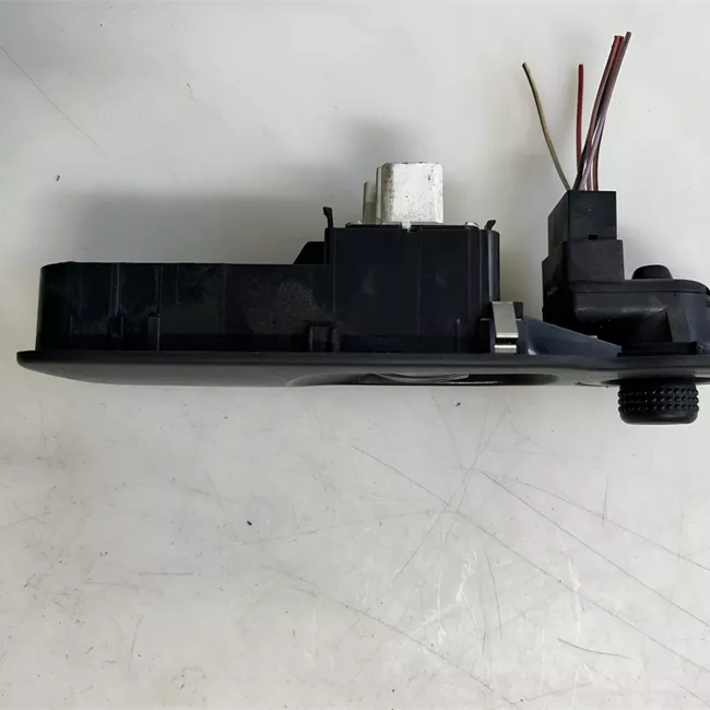 Interruttore alzacristalli porta anteriore sinistro