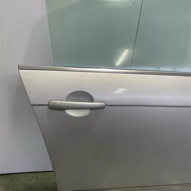 Porta posteriore destra