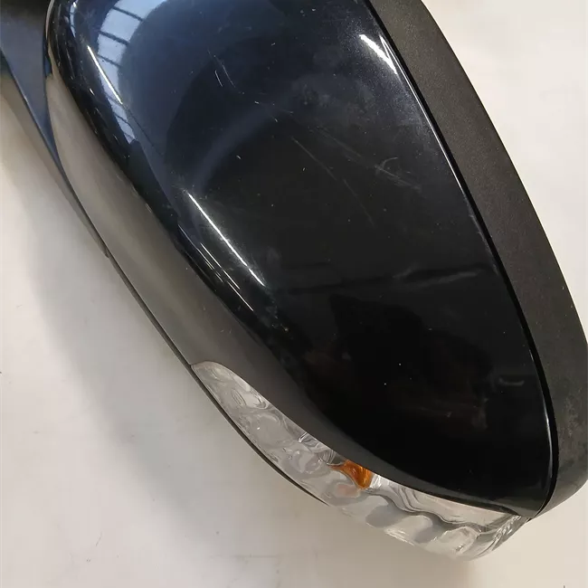 Retrovisore esterno sinistro con luce