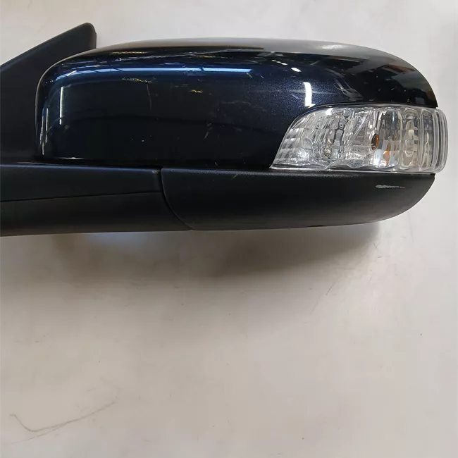 Retrovisore esterno sinistro con luce