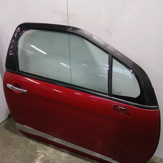 Porta anteriore destra