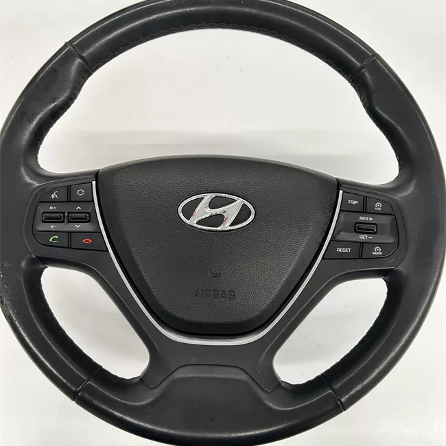 Volante con comandi radio