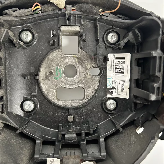 Volante Pelle con comandi radio/telefono