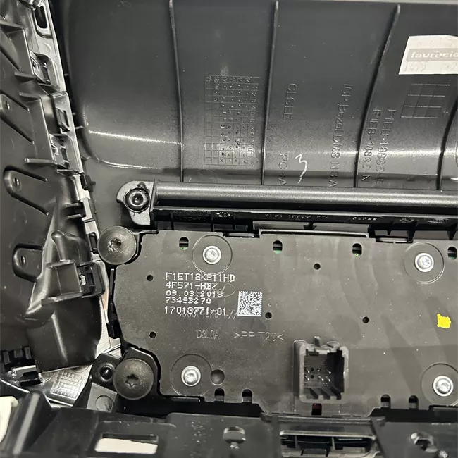 Blocco comandi autoradio ICP mid esteso