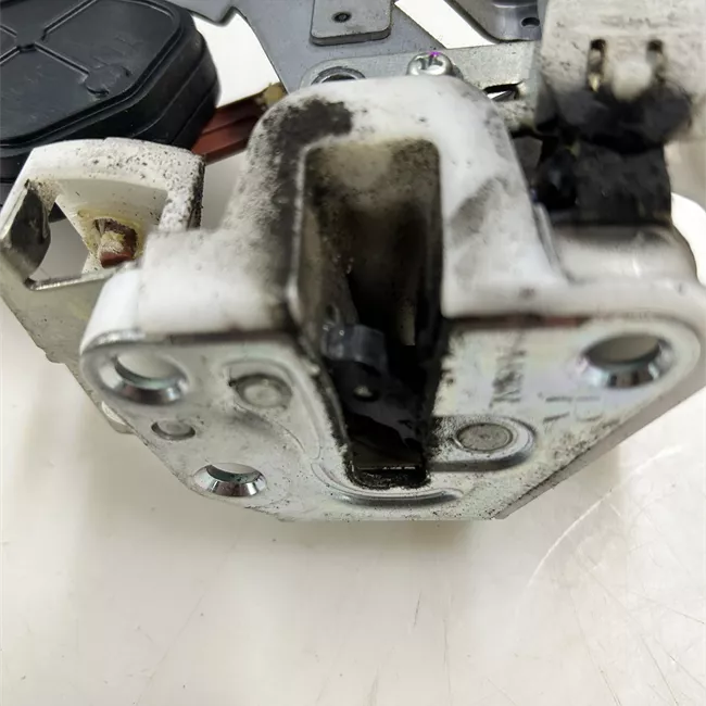 Serratura porta posteriore destra