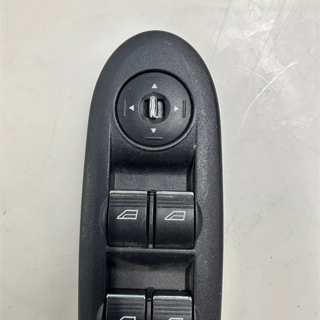 Interruttore alzacristalli porta anteriore