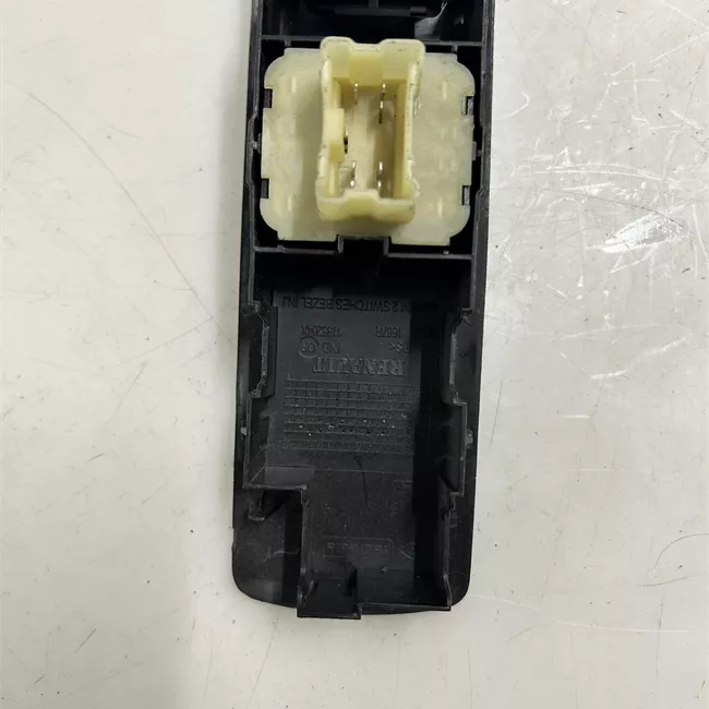 Interruttore alzacristalli porta anteriore