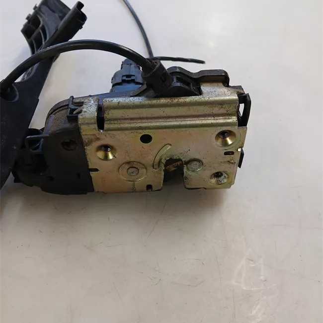 Serratura porta anteriore destra