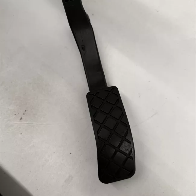 Pedale acceleratore con modulo elettronico