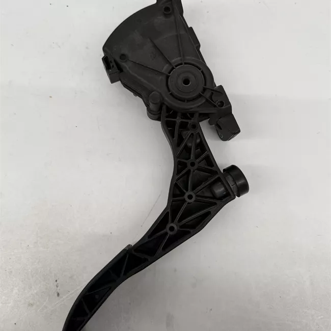 Pedale acceleratore atm