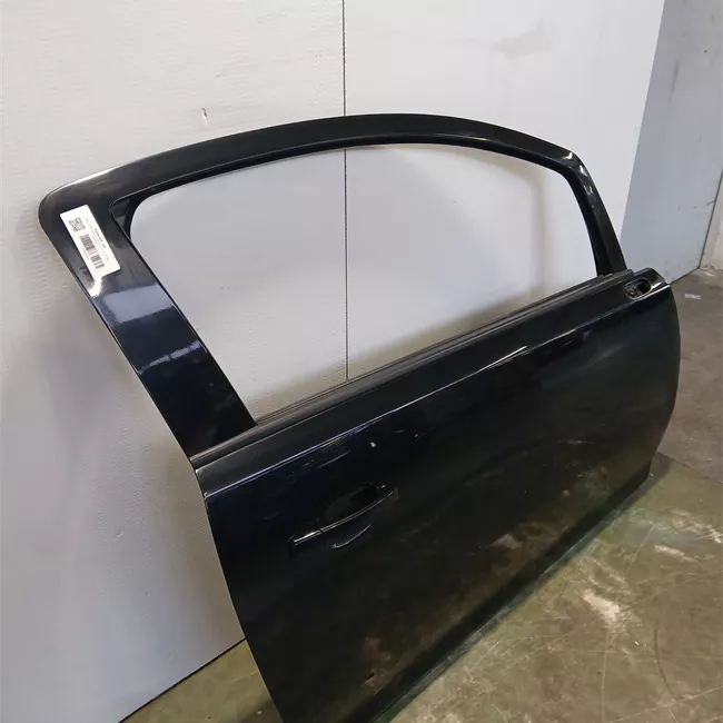 Porta anteriore destra