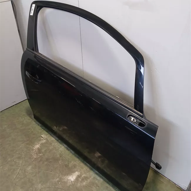 Porta anteriore destra